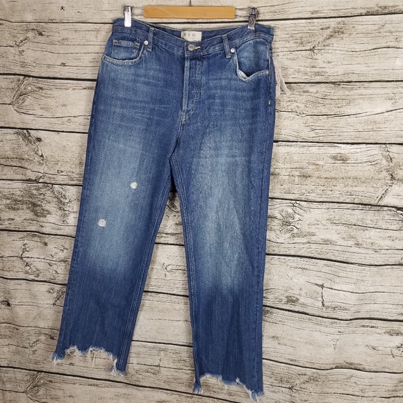 Free People Denim - we the free Sequoia Destroyed Jeans Size 29.
Wais